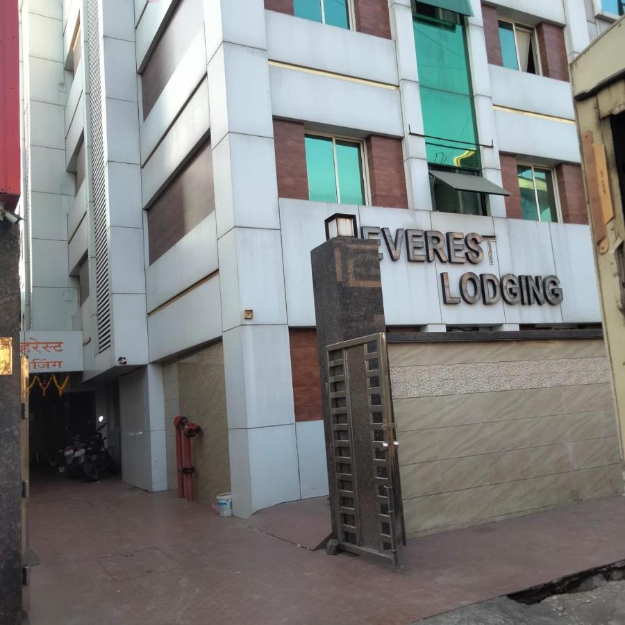 Hotel Everest Lodging Navi Mumbai Exteriör bild