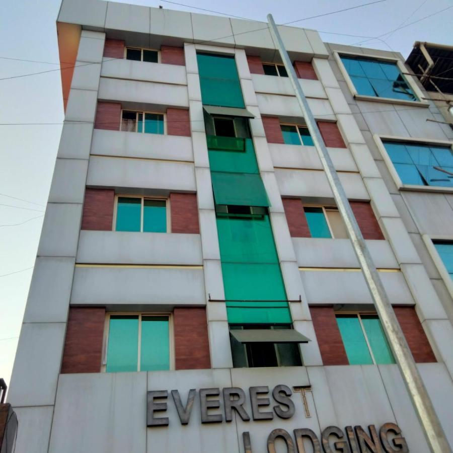 Hotel Everest Lodging Navi Mumbai Exteriör bild