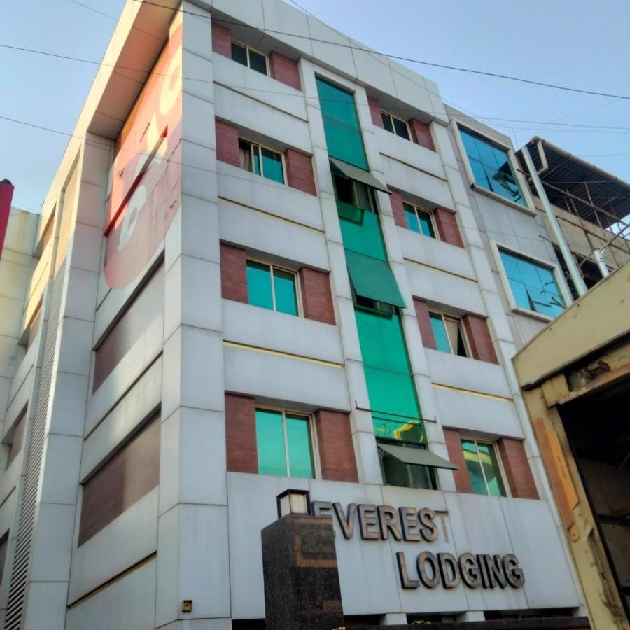 Hotel Everest Lodging Navi Mumbai Exteriör bild