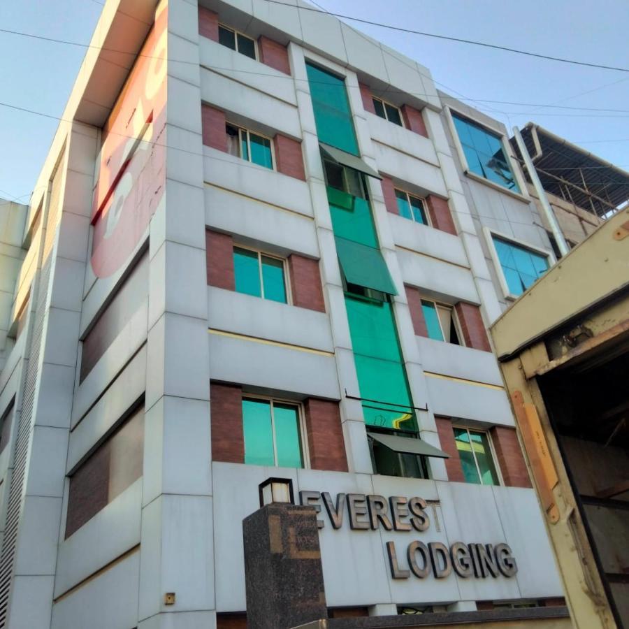 Hotel Everest Lodging Navi Mumbai Exteriör bild