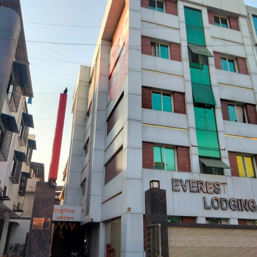 Hotel Everest Lodging Navi Mumbai Exteriör bild