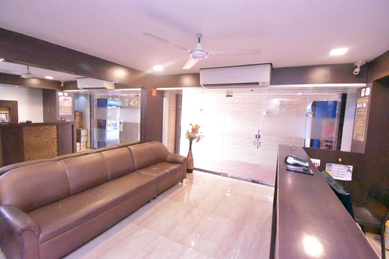 Hotel Everest Lodging Navi Mumbai Exteriör bild
